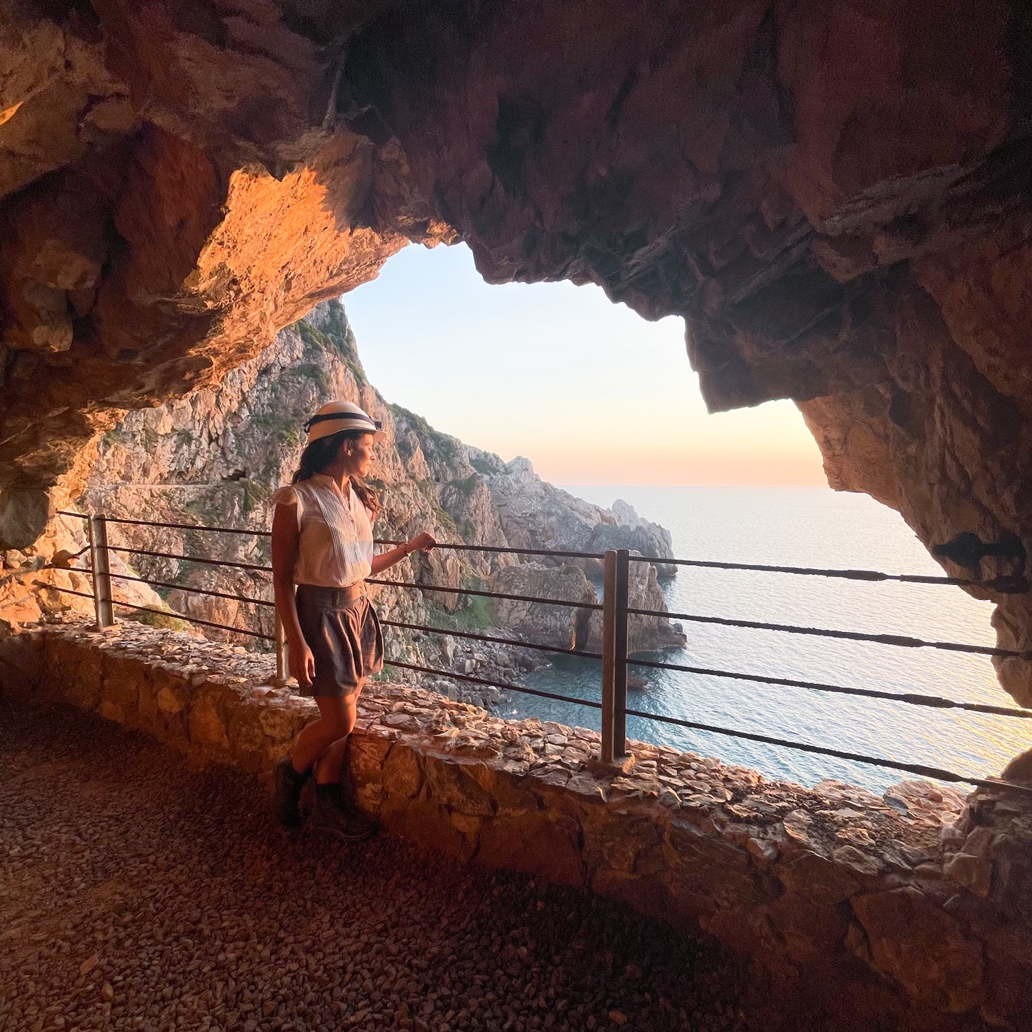 Galleria Henry e tour in gommone da Buggerru a Porto Flavia
